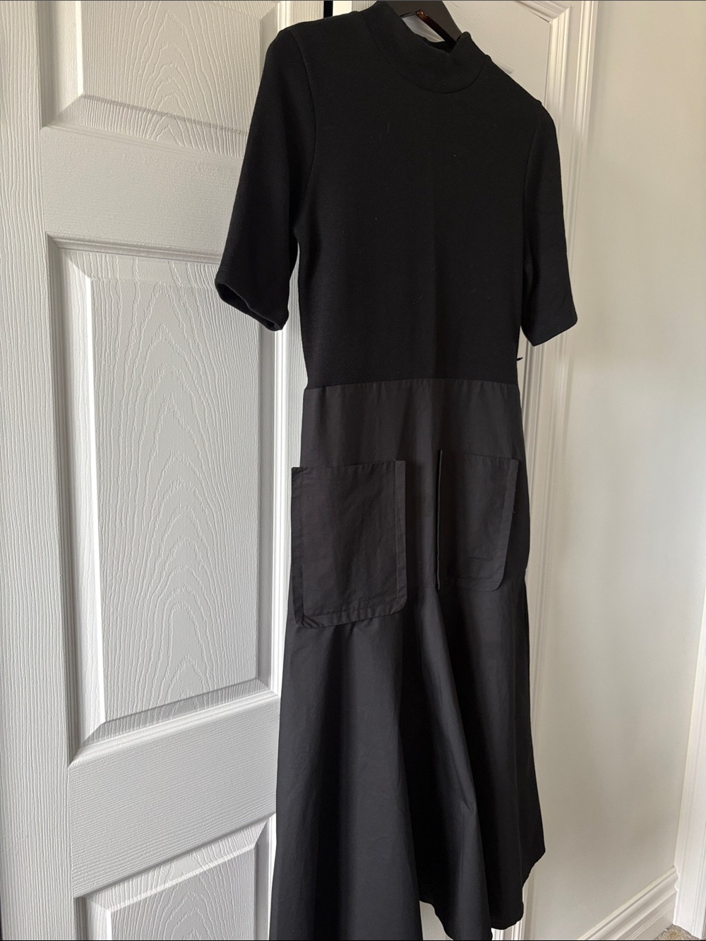 Zara Black Short-Sleeve Midi Dress with Front Pockets